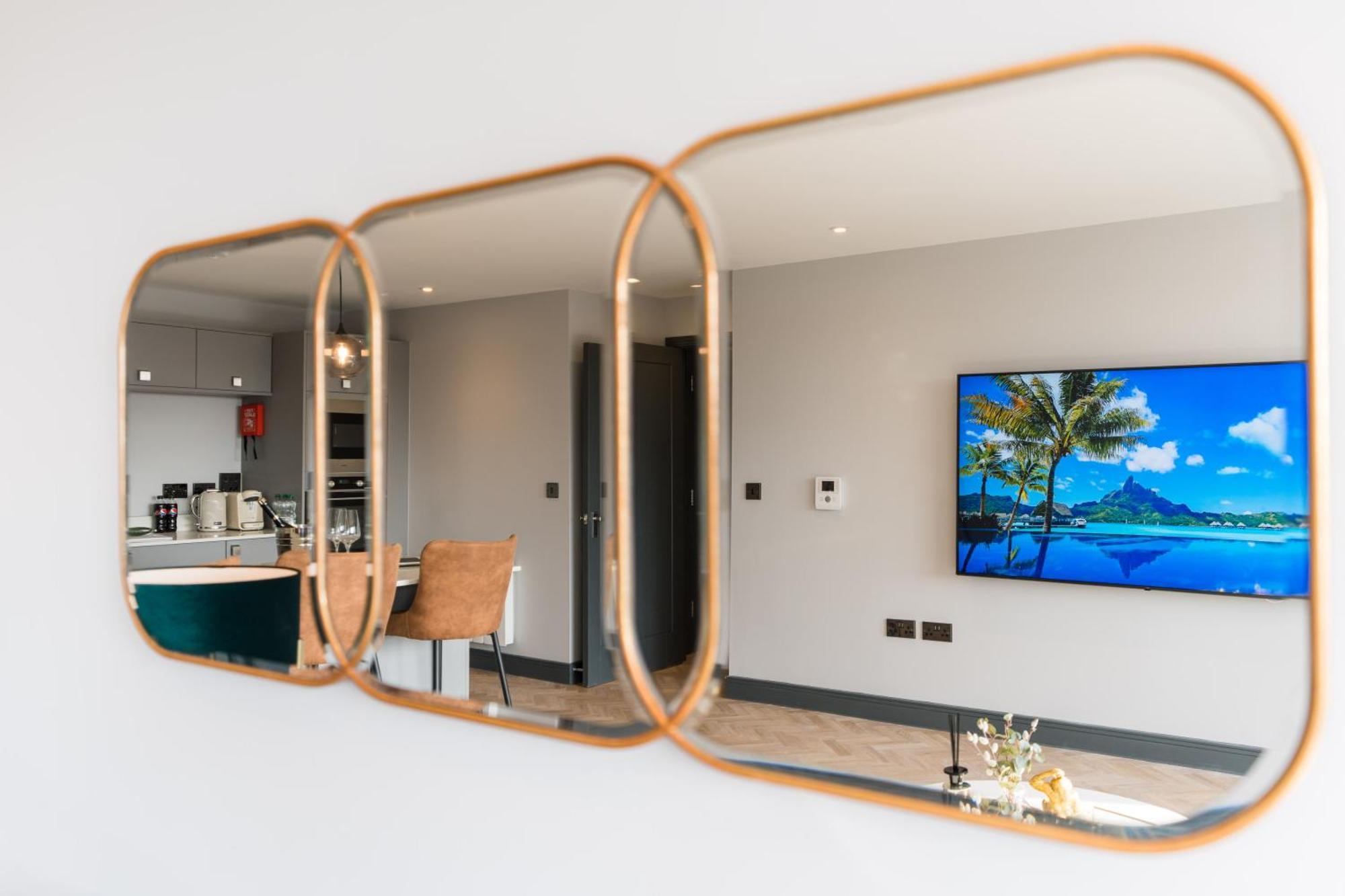 Luxe Apartments, The Moorwell, Parking, Gym - 10Mins Cardiff City Ctr Chambre photo