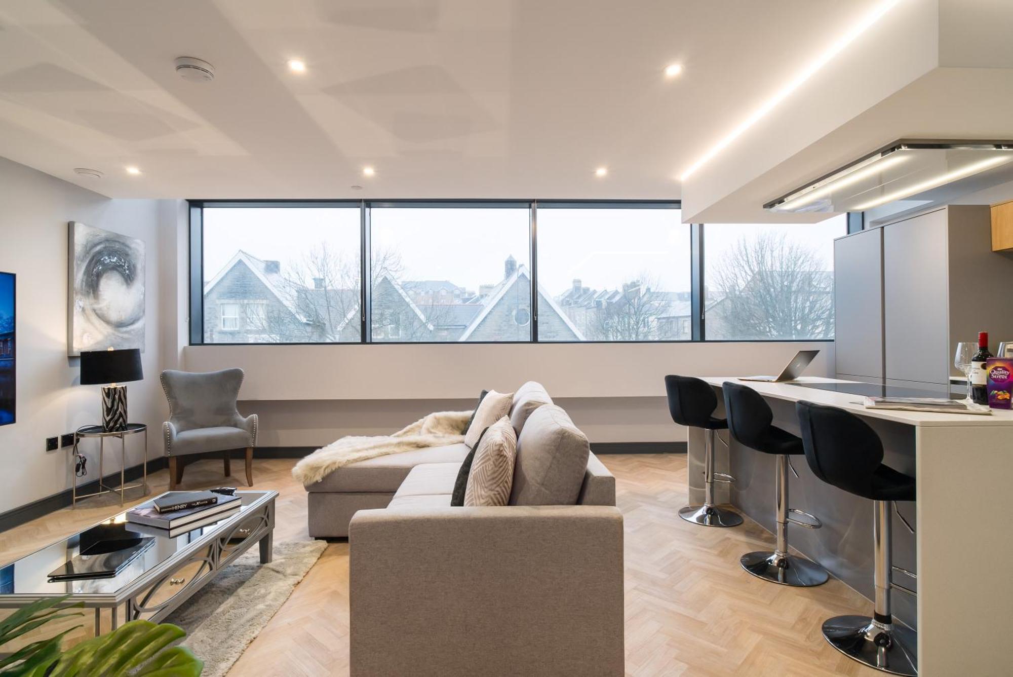Luxe Apartments, The Moorwell, Parking, Gym - 10Mins Cardiff City Ctr Chambre photo